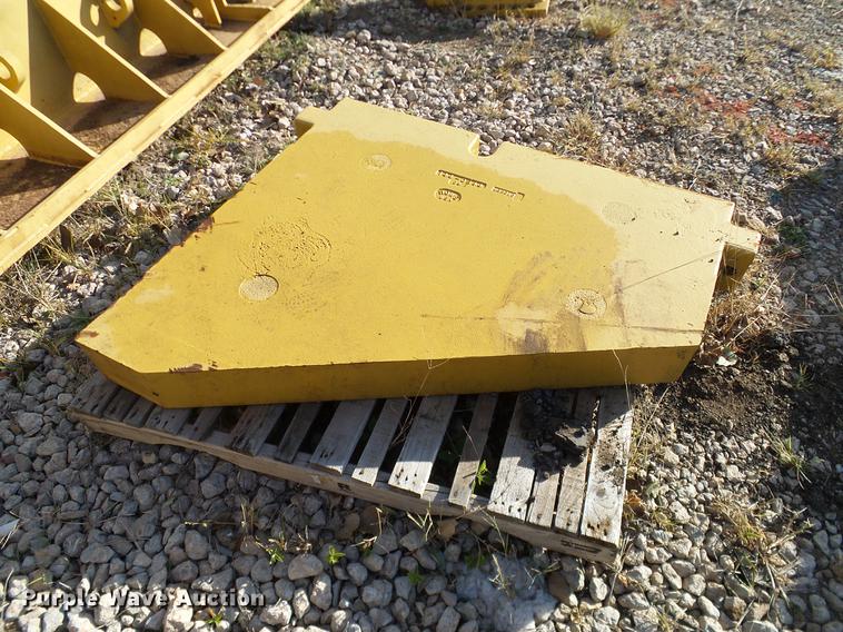 image for item DA6980 Caterpillar D10N counter weights