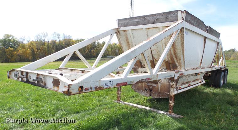 image for item DA7005 1995 Landoll bottom dump trailer