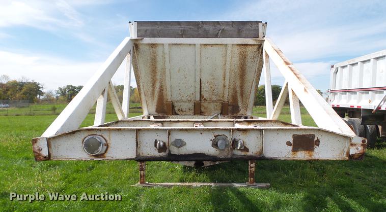 image for item DA7005 1995 Landoll bottom dump trailer