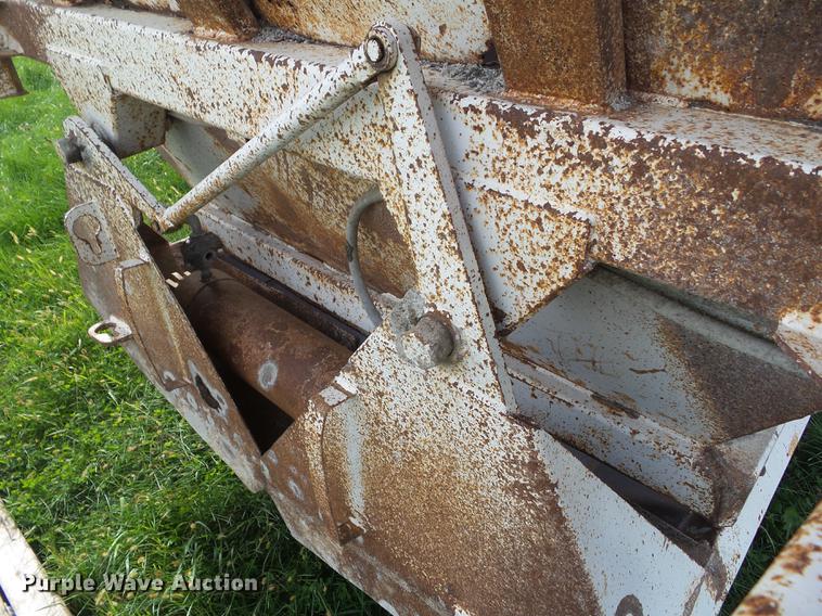 image for item DA7005 1995 Landoll bottom dump trailer