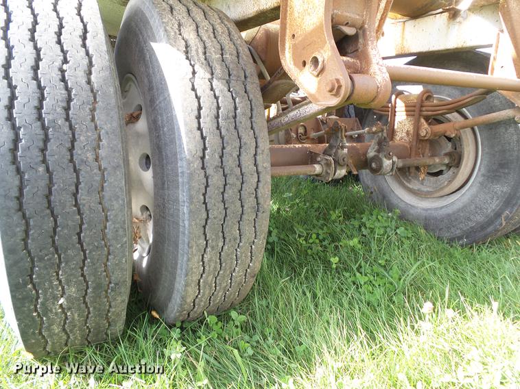 image for item DA7005 1995 Landoll bottom dump trailer