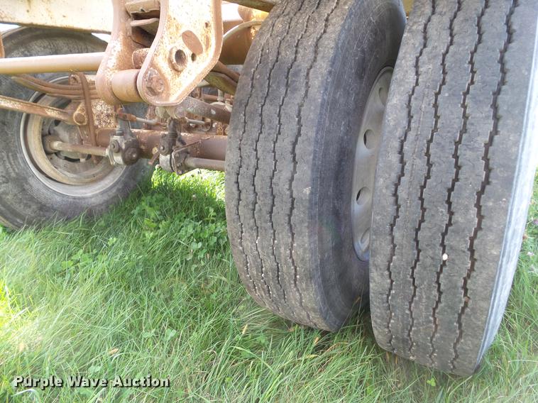 image for item DA7005 1995 Landoll bottom dump trailer