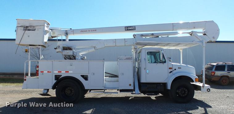 image for item DB4211 2001 International 4700 bucket truck
