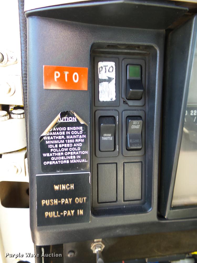 image for item DB4211 2001 International 4700 bucket truck