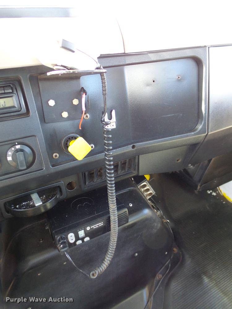 image for item DB4211 2001 International 4700 bucket truck