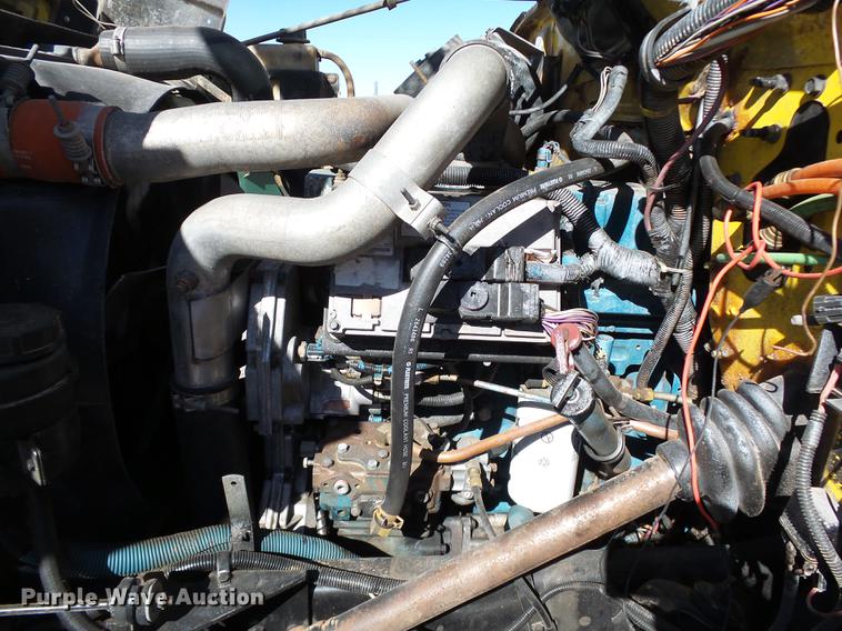 image for item DB4211 2001 International 4700 bucket truck