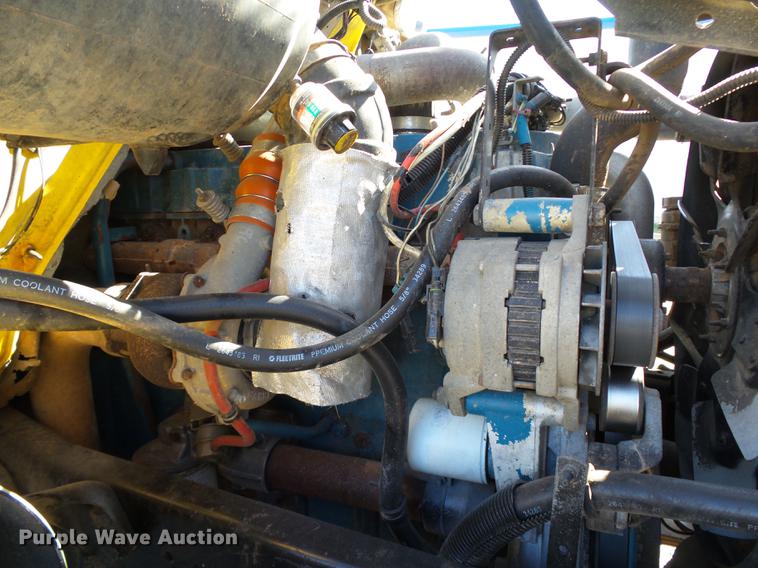 image for item DB4211 2001 International 4700 bucket truck