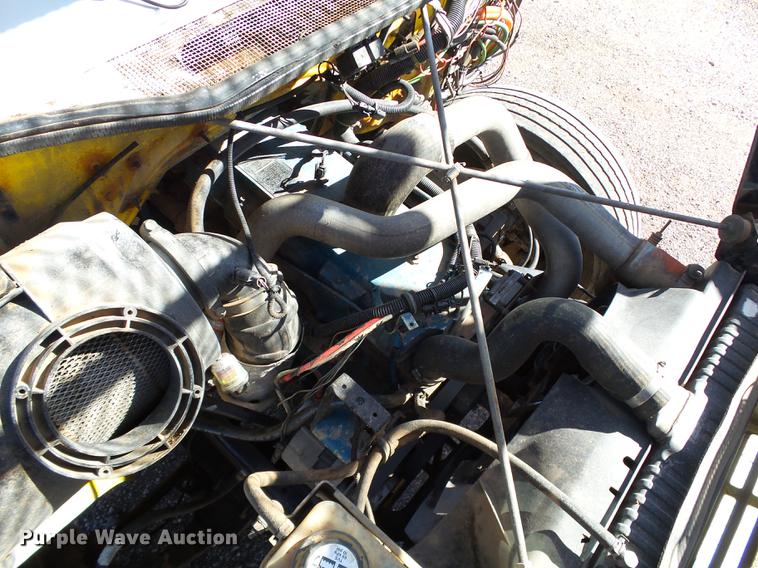 image for item DB4211 2001 International 4700 bucket truck