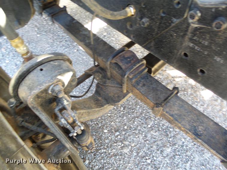 image for item DB4211 2001 International 4700 bucket truck