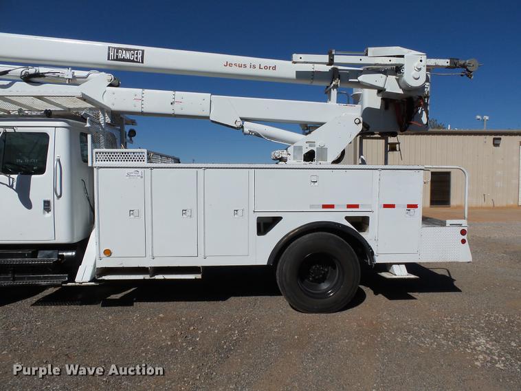 image for item DB4211 2001 International 4700 bucket truck
