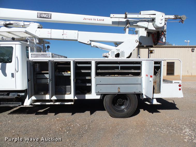 image for item DB4211 2001 International 4700 bucket truck