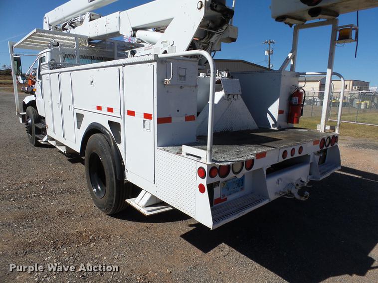 image for item DB4211 2001 International 4700 bucket truck