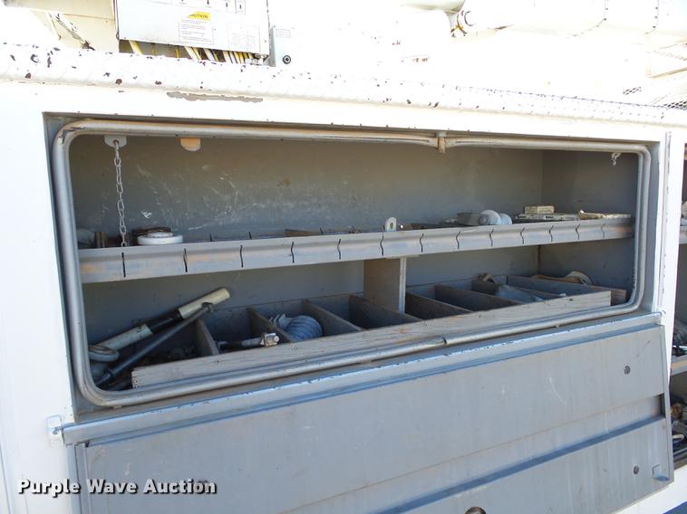 image for item DB4211 2001 International 4700 bucket truck