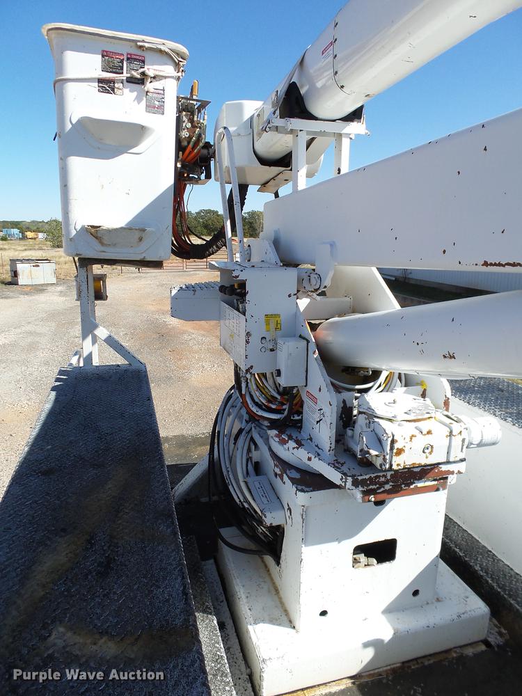 image for item DB4211 2001 International 4700 bucket truck