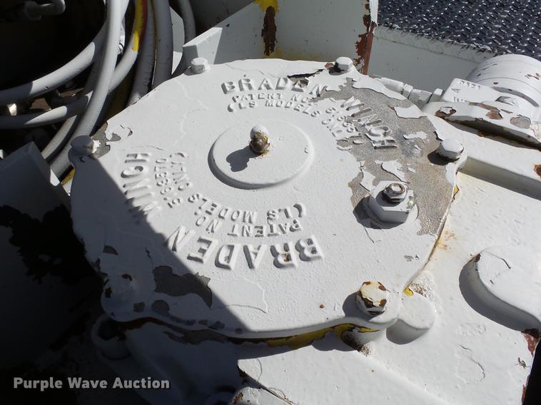 image for item DB4211 2001 International 4700 bucket truck