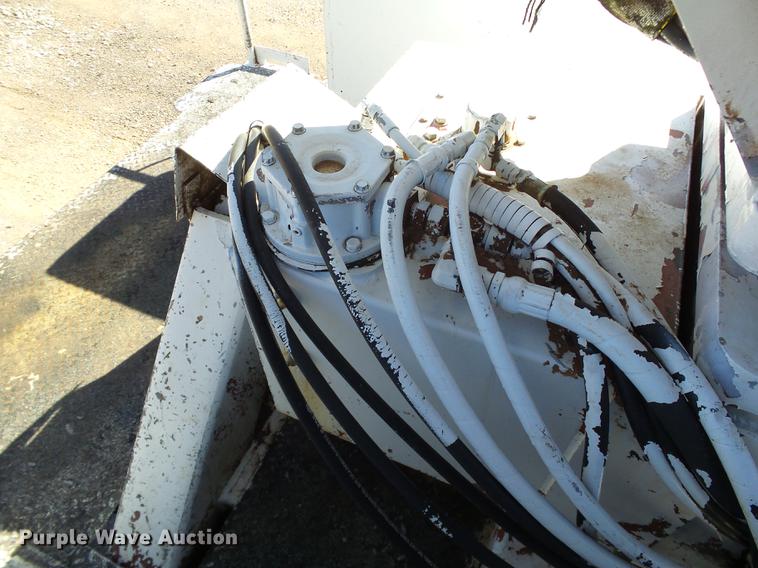 image for item DB4211 2001 International 4700 bucket truck