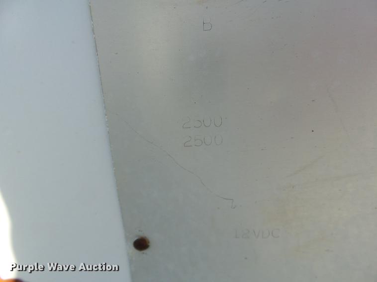 image for item DB4211 2001 International 4700 bucket truck