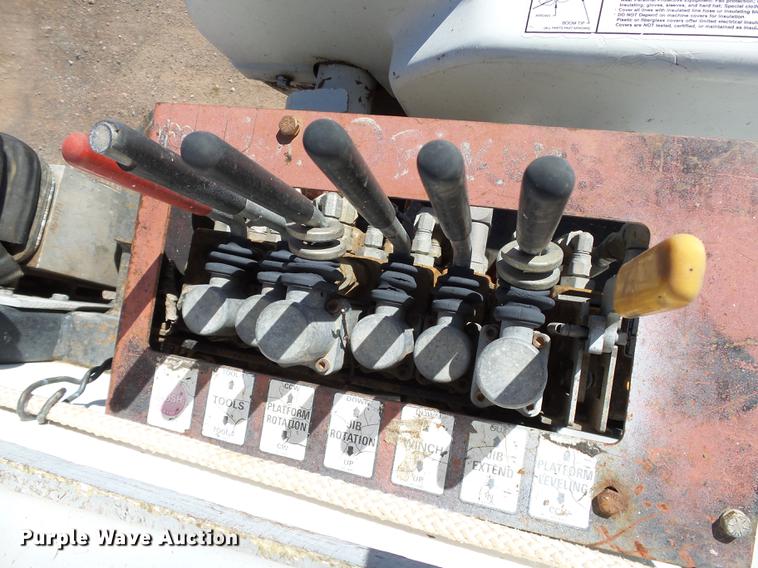 image for item DB4211 2001 International 4700 bucket truck