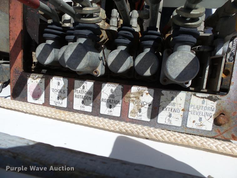 image for item DB4211 2001 International 4700 bucket truck