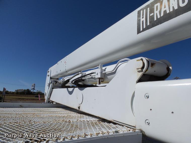 image for item DB4211 2001 International 4700 bucket truck