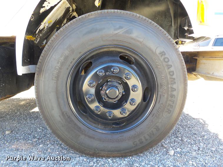 image for item DB4211 2001 International 4700 bucket truck