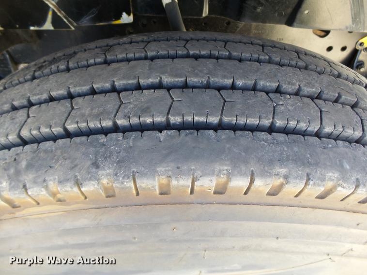 image for item DB4211 2001 International 4700 bucket truck