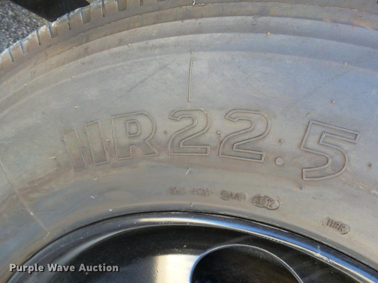 image for item DB4211 2001 International 4700 bucket truck