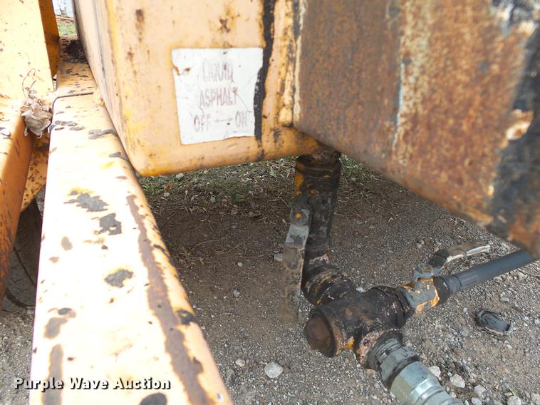 image for item DB4217 LeeBoy asphalt tank trailer