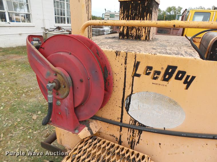 image for item DB4217 LeeBoy asphalt tank trailer