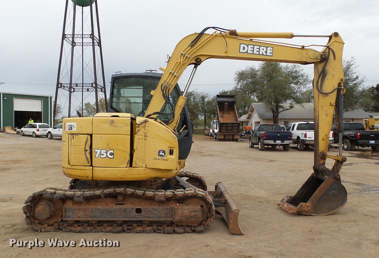 image for item DB4220 2007 John Deere 75C mini excavator
