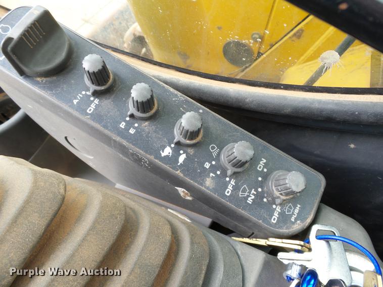 image for item DB4220 2007 John Deere 75C mini excavator