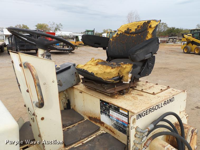 image for item DB4223 Ingersoll Rand DD24 double drum vibratory roller