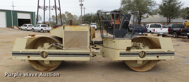 image for item DB4224 1988 Ingersoll Rand DD90 double drum vibratory roller