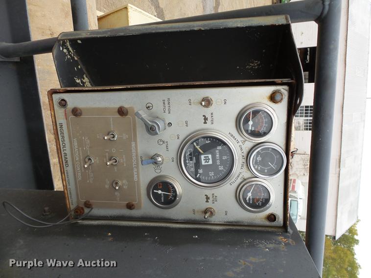 image for item DB4224 1988 Ingersoll Rand DD90 double drum vibratory roller