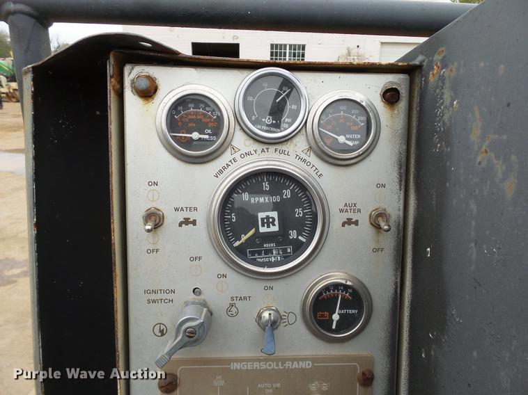 image for item DB4224 1988 Ingersoll Rand DD90 double drum vibratory roller