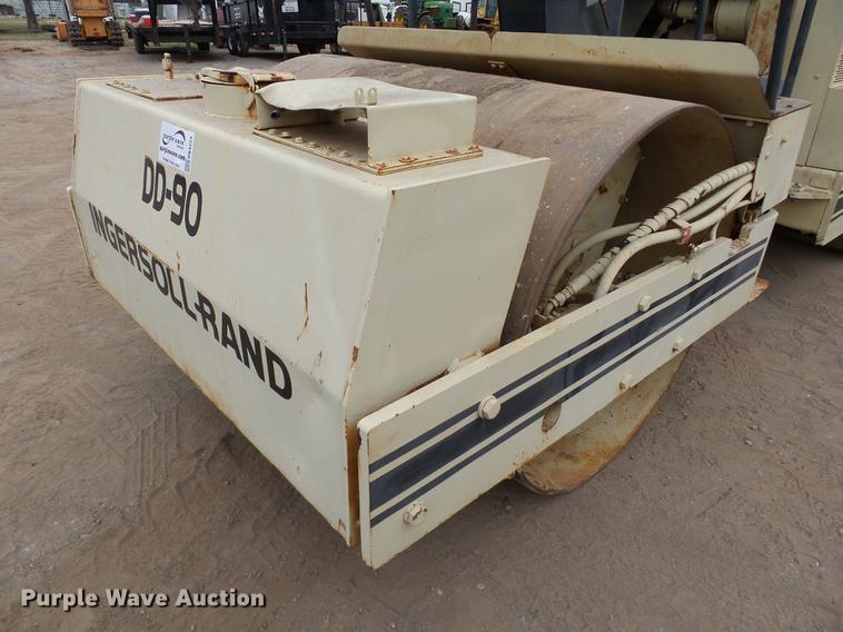 image for item DB4224 1988 Ingersoll Rand DD90 double drum vibratory roller