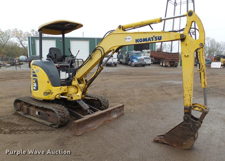 image for item DB4225 2004 Komatsu PC35MR-2 compact excavator