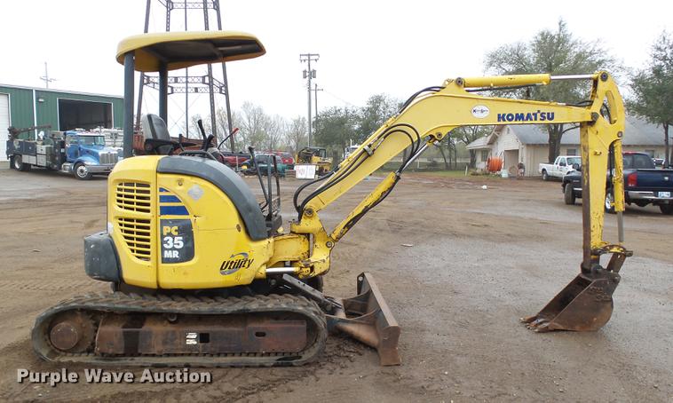 image for item DB4225 2004 Komatsu PC35MR-2 compact excavator