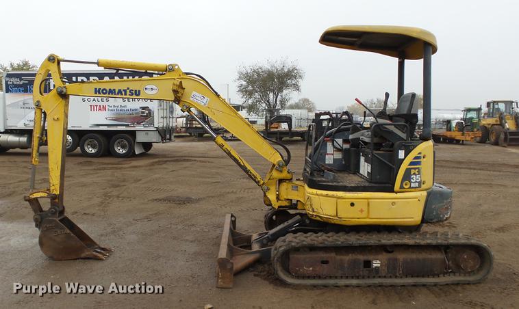 image for item DB4225 2004 Komatsu PC35MR-2 compact excavator