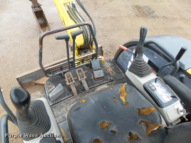 image for item DB4225 2004 Komatsu PC35MR-2 compact excavator