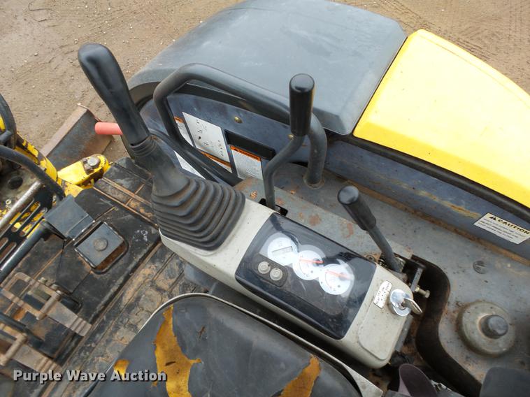 image for item DB4225 2004 Komatsu PC35MR-2 compact excavator