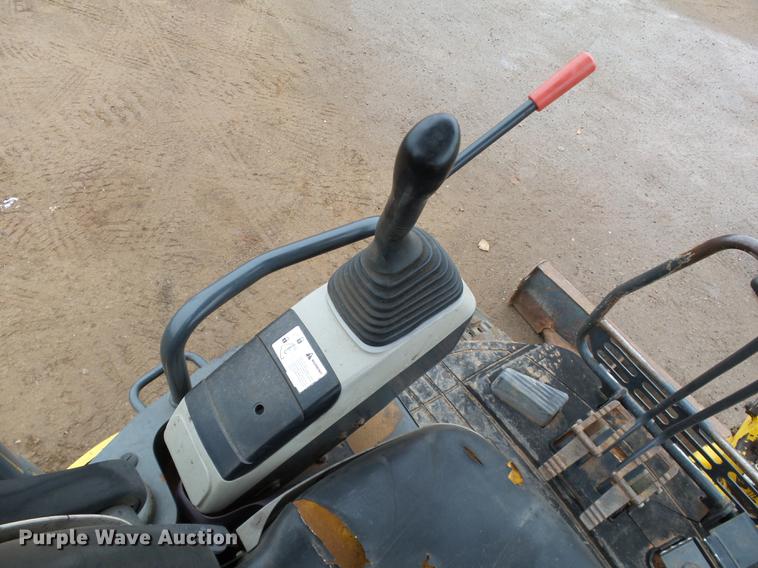 image for item DB4225 2004 Komatsu PC35MR-2 compact excavator