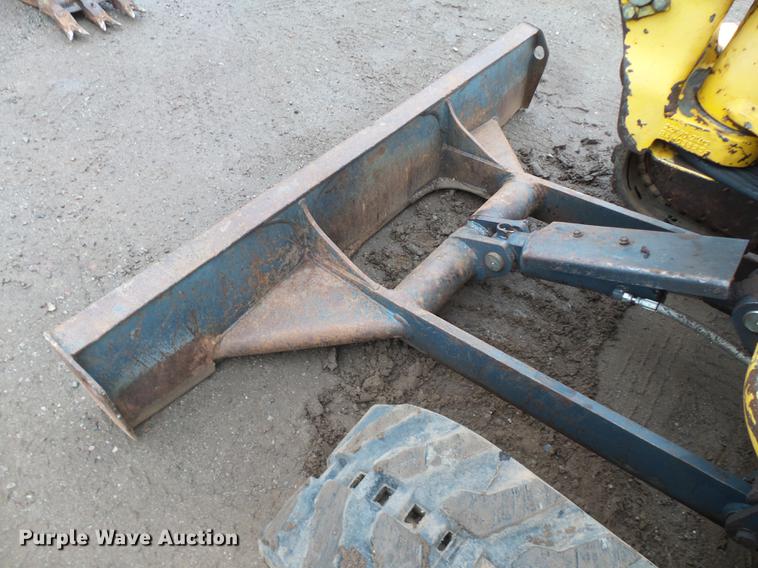 image for item DB4225 2004 Komatsu PC35MR-2 compact excavator