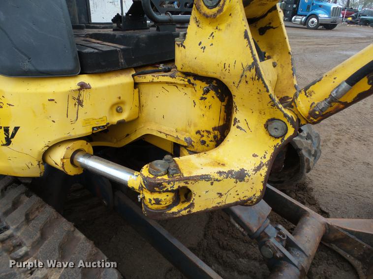 image for item DB4225 2004 Komatsu PC35MR-2 compact excavator