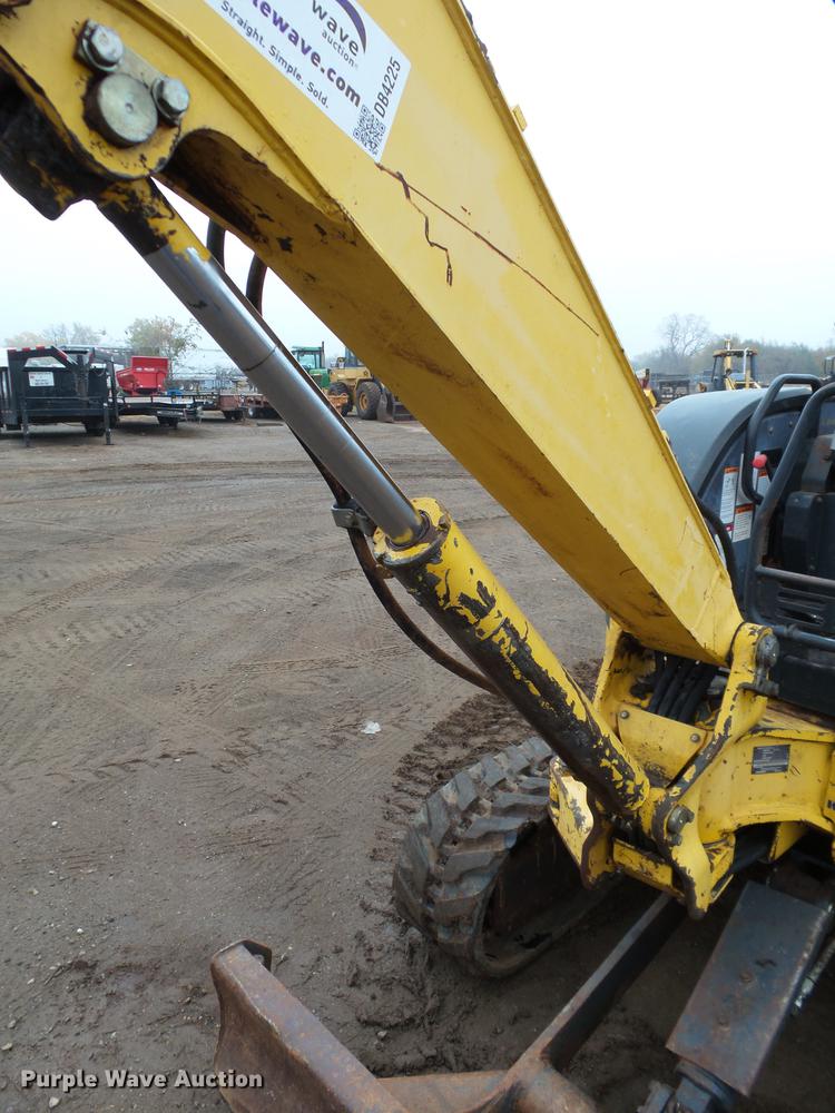 image for item DB4225 2004 Komatsu PC35MR-2 compact excavator