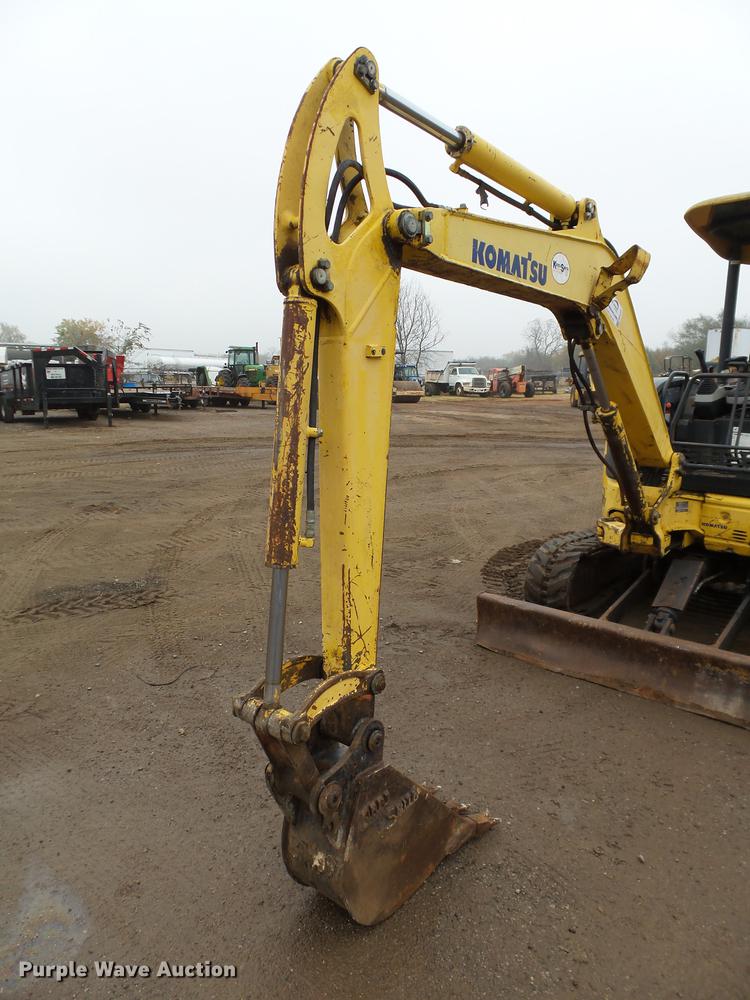 image for item DB4225 2004 Komatsu PC35MR-2 compact excavator