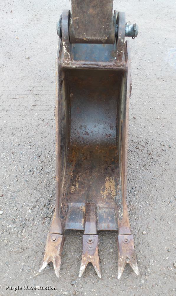 image for item DB4225 2004 Komatsu PC35MR-2 compact excavator