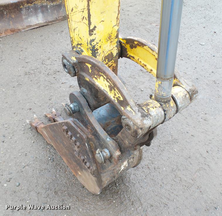 image for item DB4225 2004 Komatsu PC35MR-2 compact excavator
