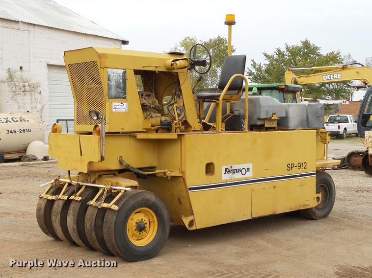 image for item DB4226 Ferguson SP-912 pneumatic roller