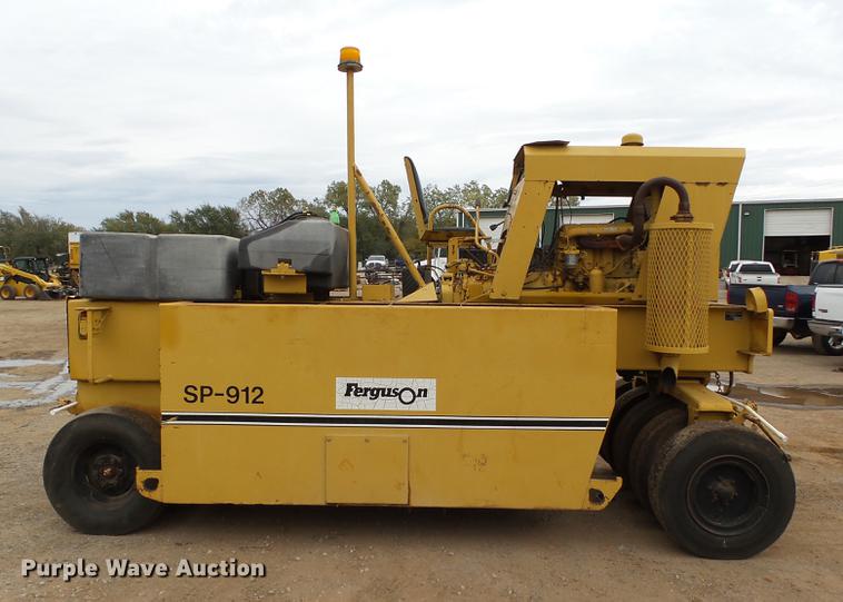 image for item DB4226 Ferguson SP-912 pneumatic roller